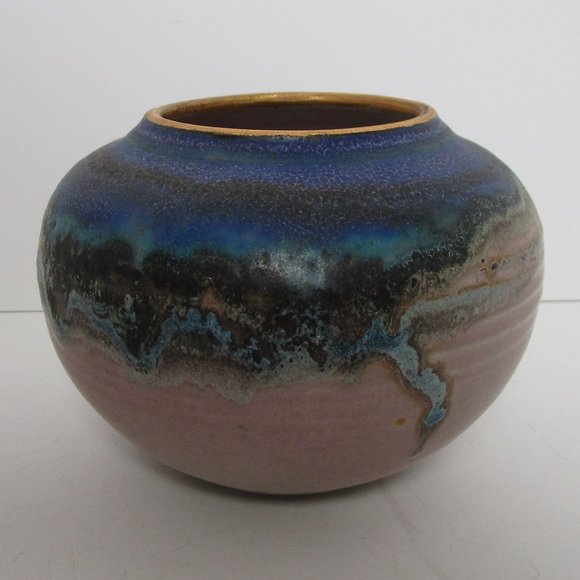 handmade Southwestern pottery pot